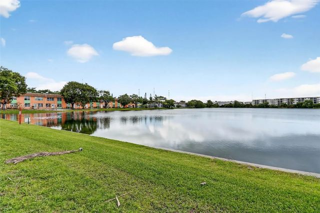 4 of 22 - 245 Ne 191st Street #3022, Miami, FL
