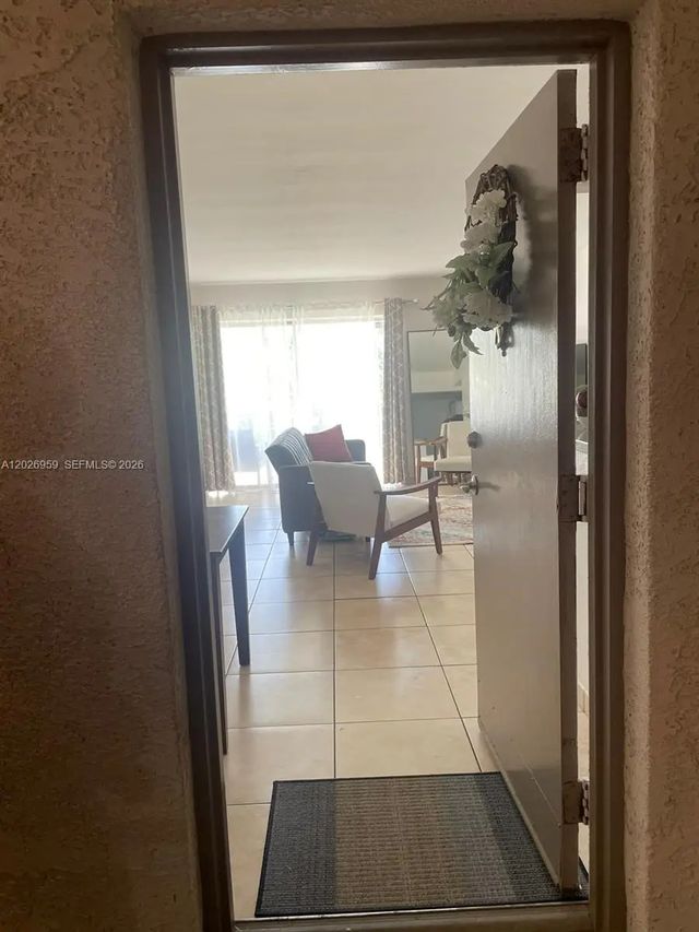 10393 N Kendall Drive #u6, Miami