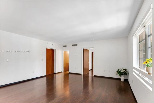 5 of 18 - 435 21st Street #212, Miami Beach, FL