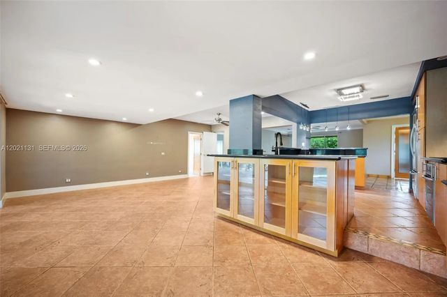 4 of 40 - 4512 Sw 37th Avenue, Dania Beach, FL