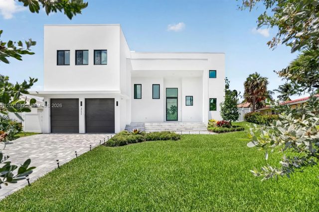 3 of 63 - 2751 Ne 22nd Court, Pompano Beach, FL