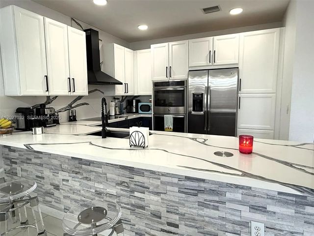 3 of 55 - 10060 Nw 86th Terrace, Doral, FL