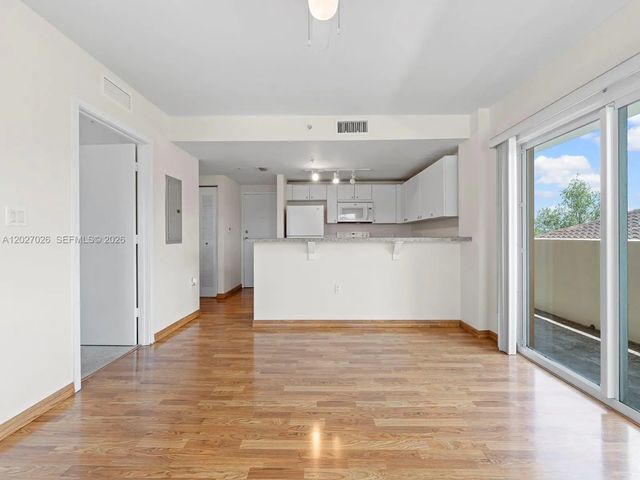 3 of 18 - 2740 Sw 28th Terrace #508, Miami, FL