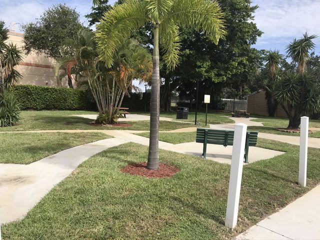 2 of 25 - 1534 Royal Forest Court, West Palm Beach, FL