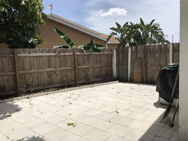 3 of 25 - 1534 Royal Forest Court, West Palm Beach, FL