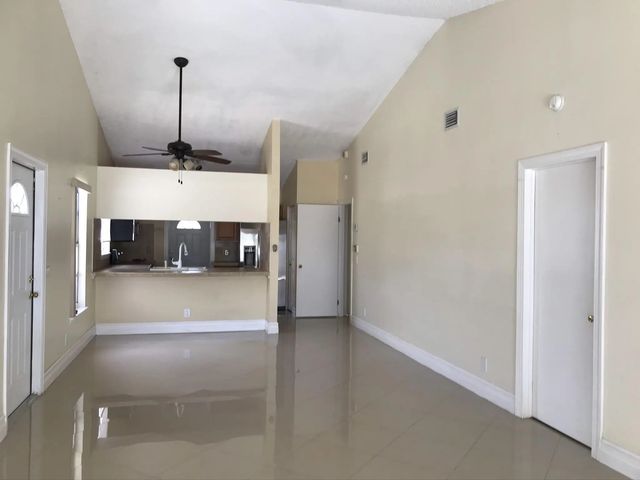 5 of 25 - 1534 Royal Forest Court, West Palm Beach, FL
