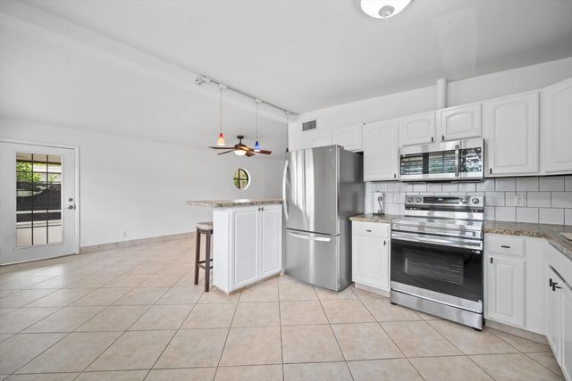 5 of 28 - 2179 Pepper Road, West Palm Beach, FL