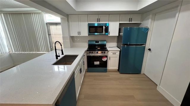 5 of 13 - 4177 Nw 52nd Avenue, Lauderdale Lakes, FL