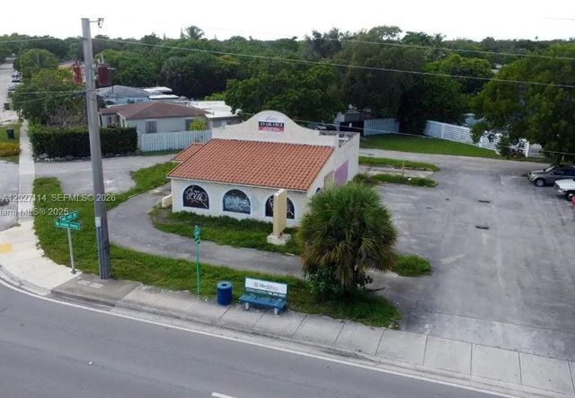 4 of 5 - 14100 W Dixie Highway, North Miami, FL