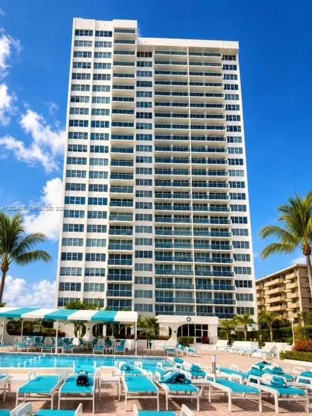 3140 S Ocean Drive #1705, Hallandale Beach