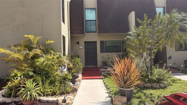 8982 Palm Tree Lane #8982, Pembroke Pines