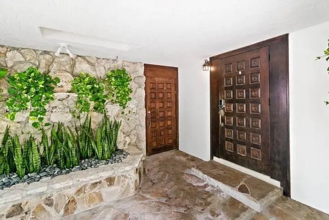 4 of 55 - 13325 Sw 84th Avenue, Pinecrest, FL
