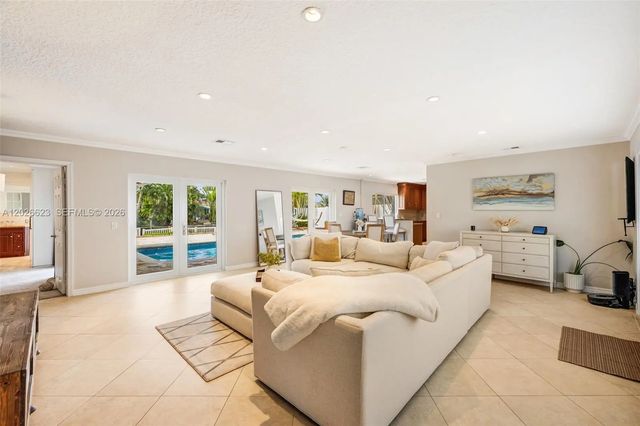 5 of 23 - 620 Se 11th Street, Pompano Beach, FL