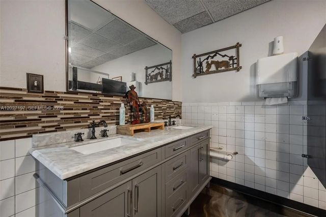 4 of 18 - 93 S Hall Street, LaBelle, FL