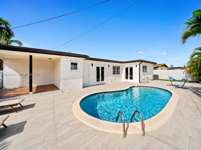 2 of 37 - 2761 Sw 92nd Place, Miami, FL