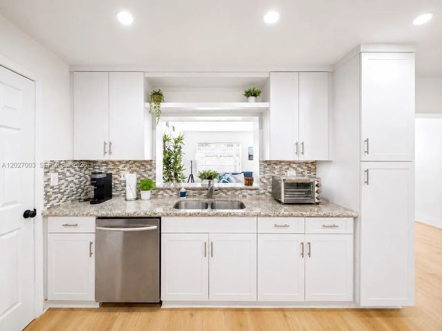 3 of 37 - 2761 Sw 92nd Place, Miami, FL