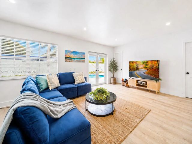 5 of 37 - 2761 Sw 92nd Place, Miami, FL
