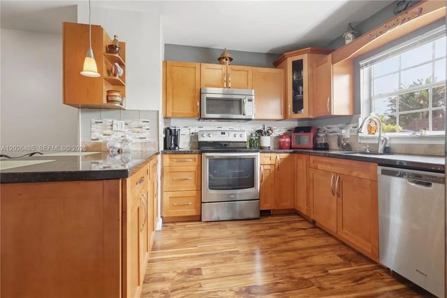 2 of 42 - 2321 Sw 81st Terrace #5, North Lauderdale, FL