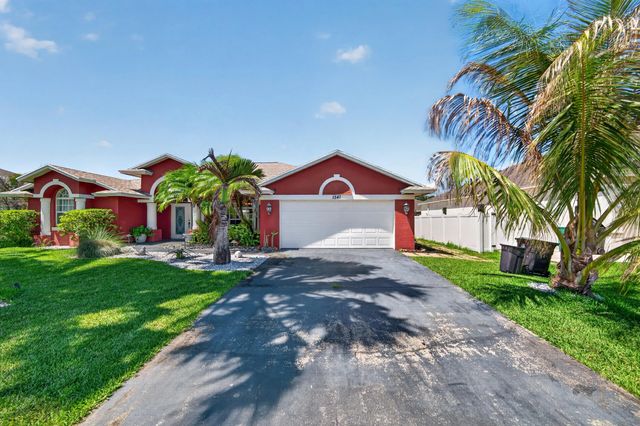 1541 Sw Underwood Avenue, Port St. Lucie