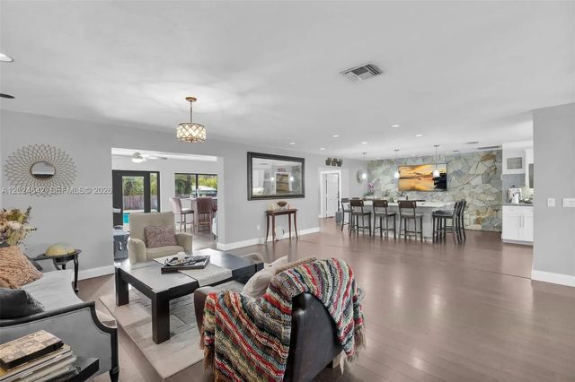 5 of 37 - 8825 Sw 185th Terrace, Cutler Bay, FL