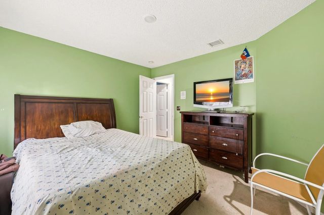 4 of 19 - 1327 Isleworth Court, Royal Palm Beach, FL