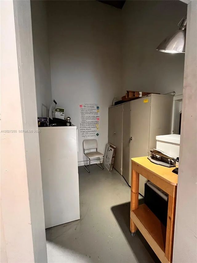 3 of 5 - 8420 Nw 61st Street, Miami, FL