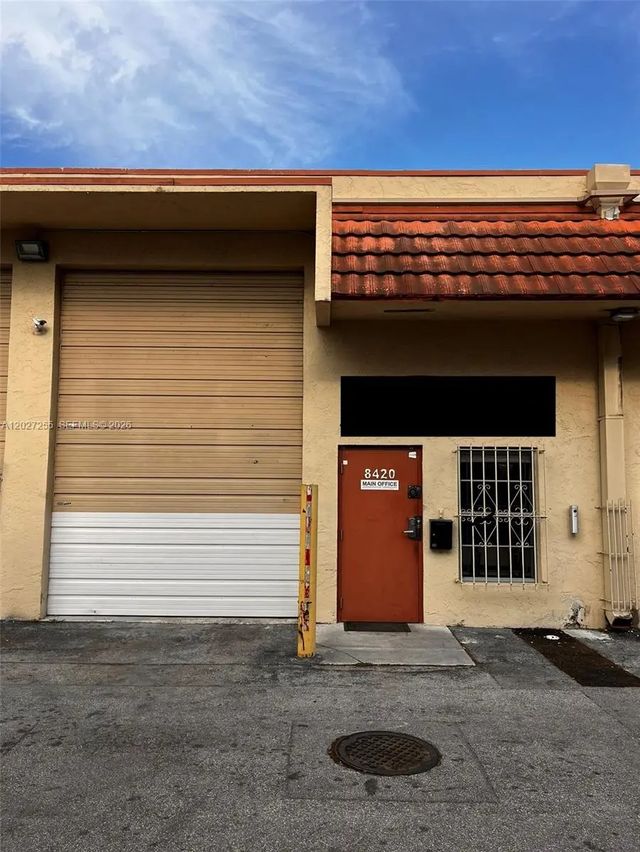 4 of 5 - 8420 Nw 61st Street, Miami, FL