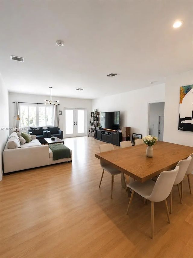 3 of 15 - 1101 Ne 2nd Street, Hallandale Beach, FL