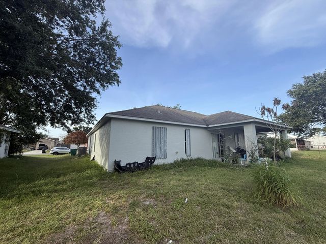 4 of 13 - 742 Nw Bayard Avenue, Port St. Lucie, FL