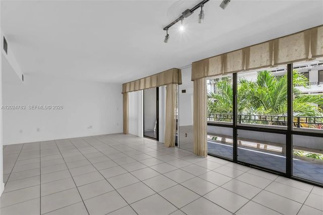 13951 Kendale Lakes Circle #208a, Miami
