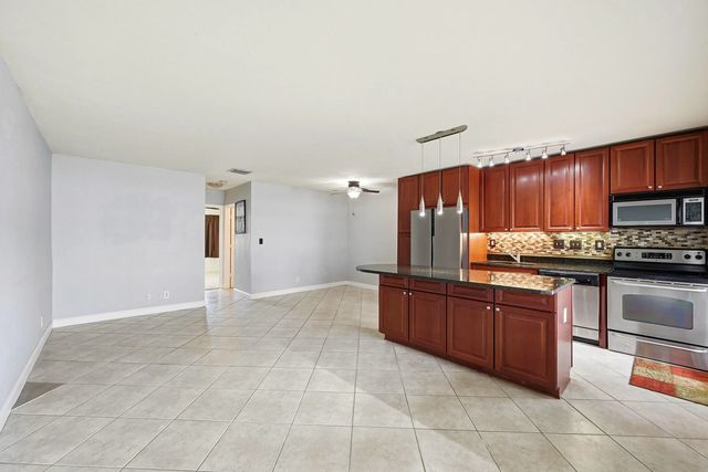 3 of 33 - 2881 Ne 32nd Street #118, Fort Lauderdale, FL