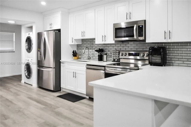2 of 12 - 1021 Mockingbird Lane #202, Plantation, FL