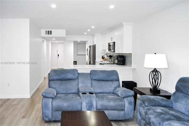 4 of 12 - 1021 Mockingbird Lane #202, Plantation, FL