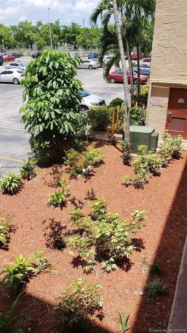 3 of 29 - 1325 W 68th Street #214, Hialeah, FL