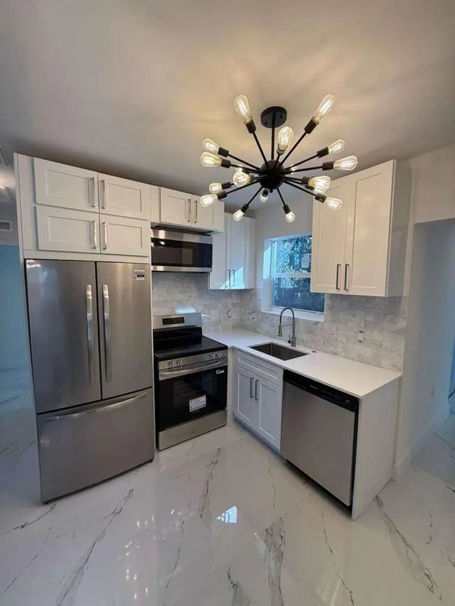 3 of 15 - 3370 Nw 9th Street, Lauderhill, FL