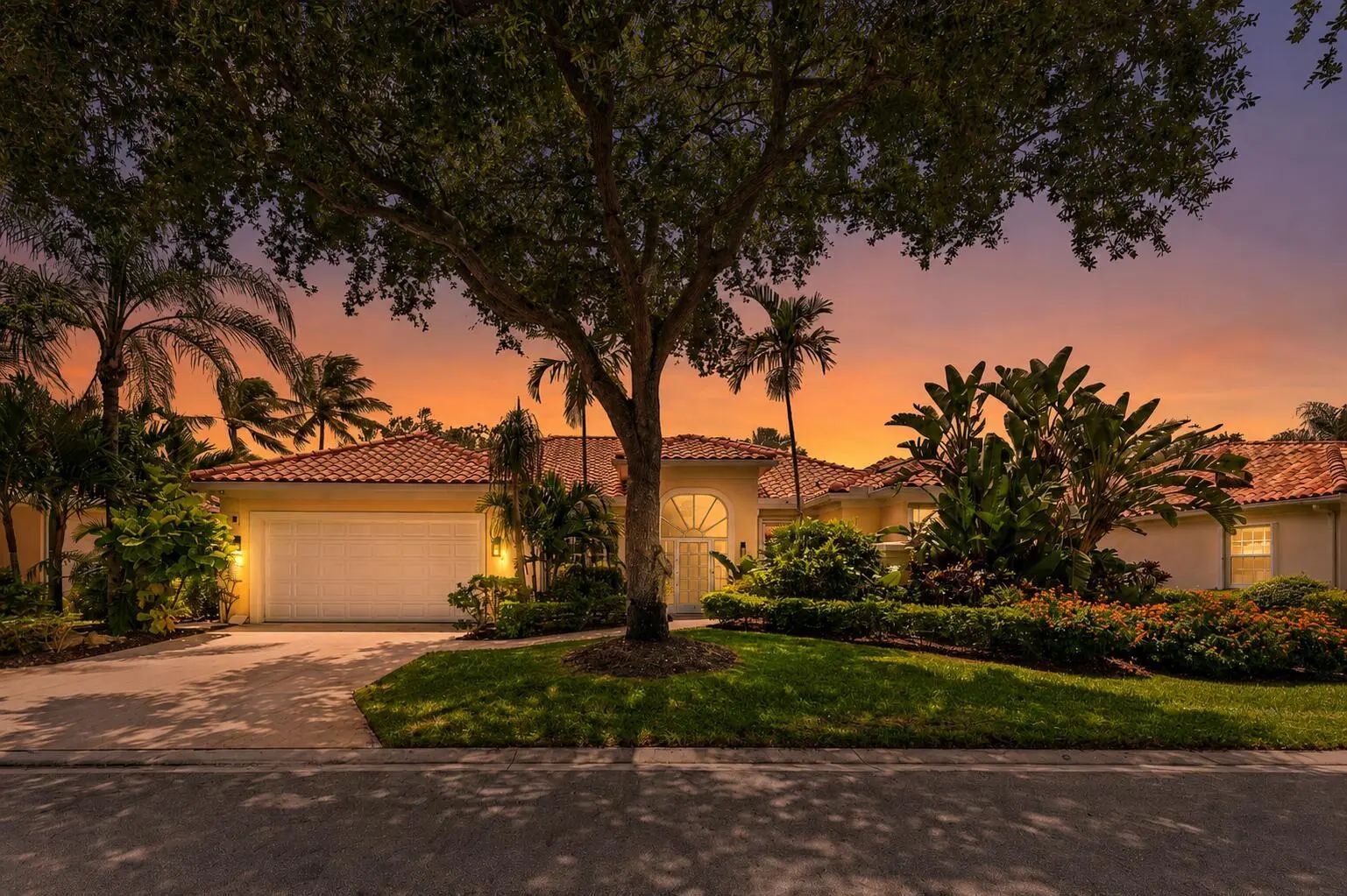 Photos for MLS B26035749 - 33411
