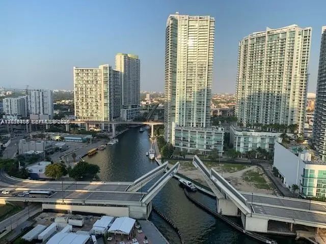 2 of 17 - 31 Se 5th Street #705, Miami, FL