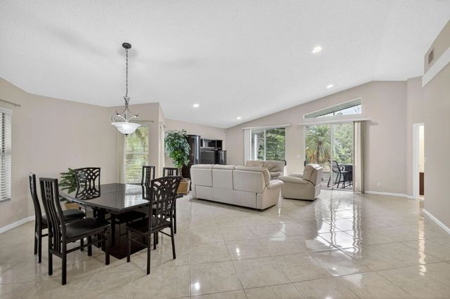5 of 64 - 2860 Waters Edge Circle, Greenacres, FL