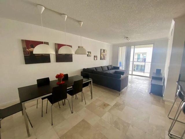 2 of 20 - 17100 N Bay Road #1911, Sunny Isles Beach, FL