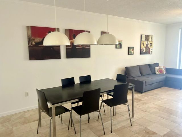 5 of 20 - 17100 N Bay Road #1911, Sunny Isles Beach, FL