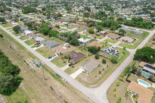 5 of 28 - 2497 Sw Barber Lane, Port St. Lucie, FL