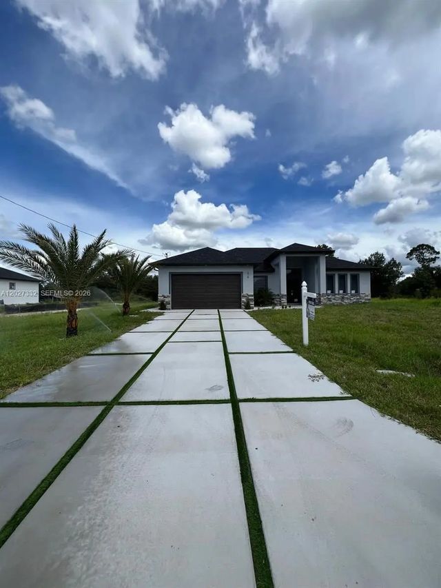 2 of 20 - 616 Maple Avenue N, Lehigh Acres, FL