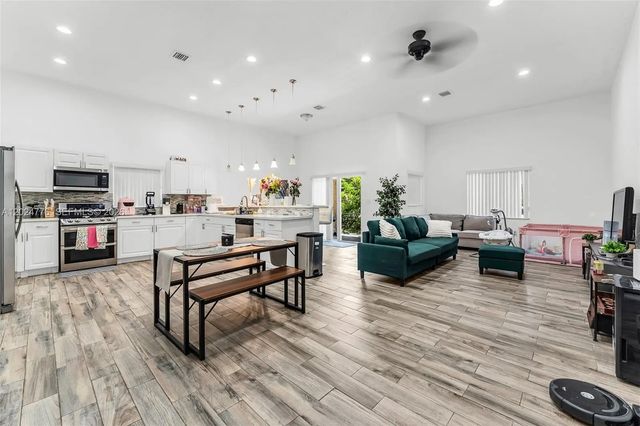 3 of 48 - 2804 Washington Drive, Fort Lauderdale, FL