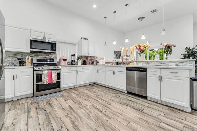4 of 48 - 2804 Washington Drive, Fort Lauderdale, FL