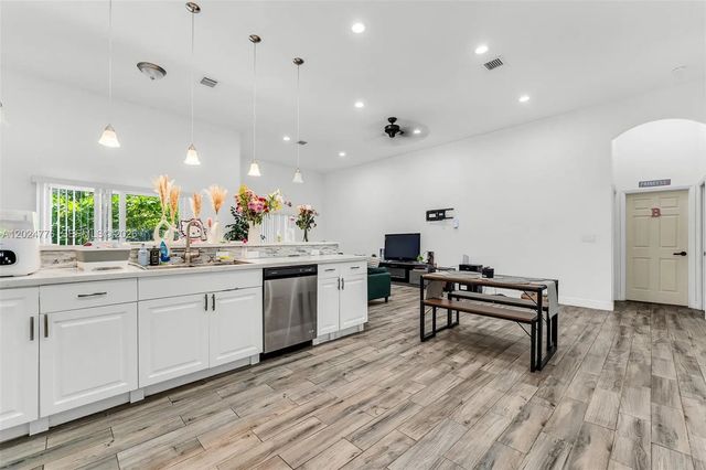 5 of 48 - 2804 Washington Drive, Fort Lauderdale, FL