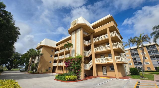3 of 38 - 304 Golfview Road #304, North Palm Beach, FL