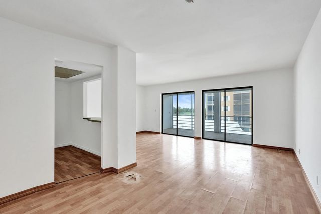 4 of 38 - 304 Golfview Road #304, North Palm Beach, FL