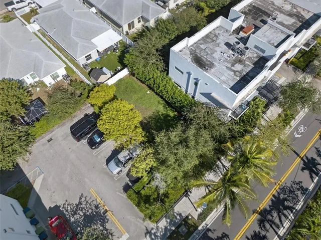 3 of 8 - 514 Foster Road, Hallandale Beach, FL