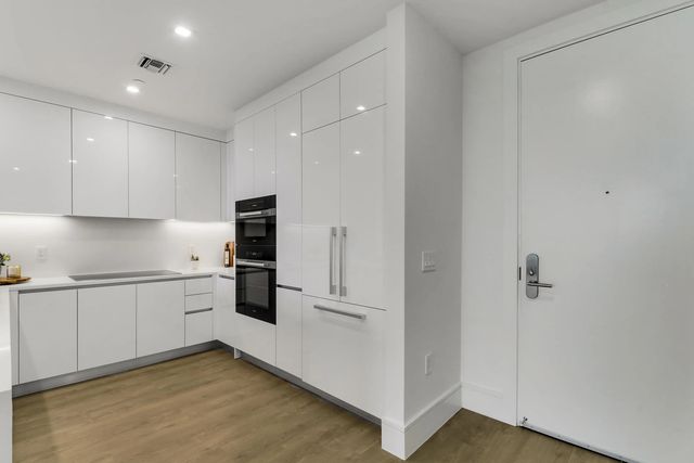 5 of 96 - 220 Lake Shore Drive #815, Lake Park, FL