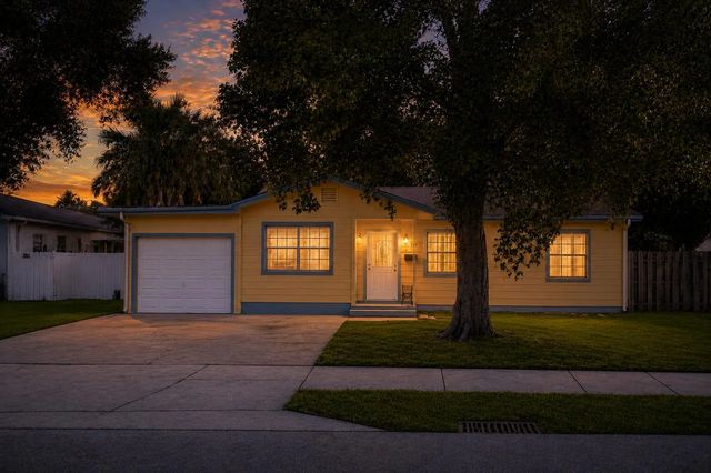 2 of 23 - 713 Ne 35th Street, Oakland Park, FL